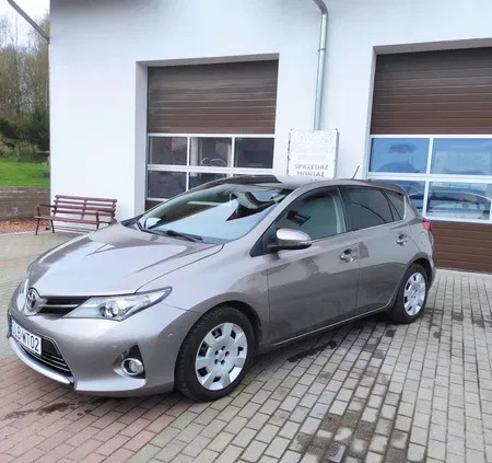 toyota Toyota Auris cena 38900 przebieg: 147000, rok produkcji 2013 z Lubań